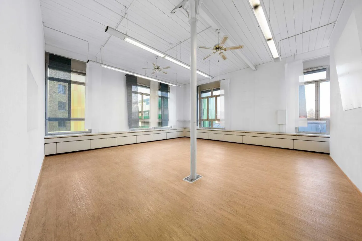 offices - Photo 5 of 7