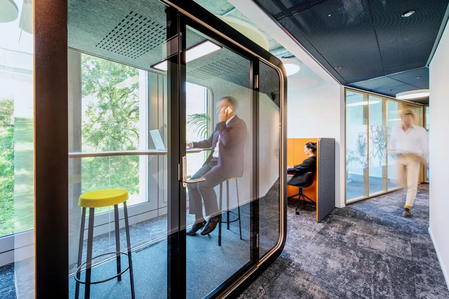 Buchen Sie sich einen eigenen Schreibtisch in Regus Spoom Green City - Foto 1 von 6