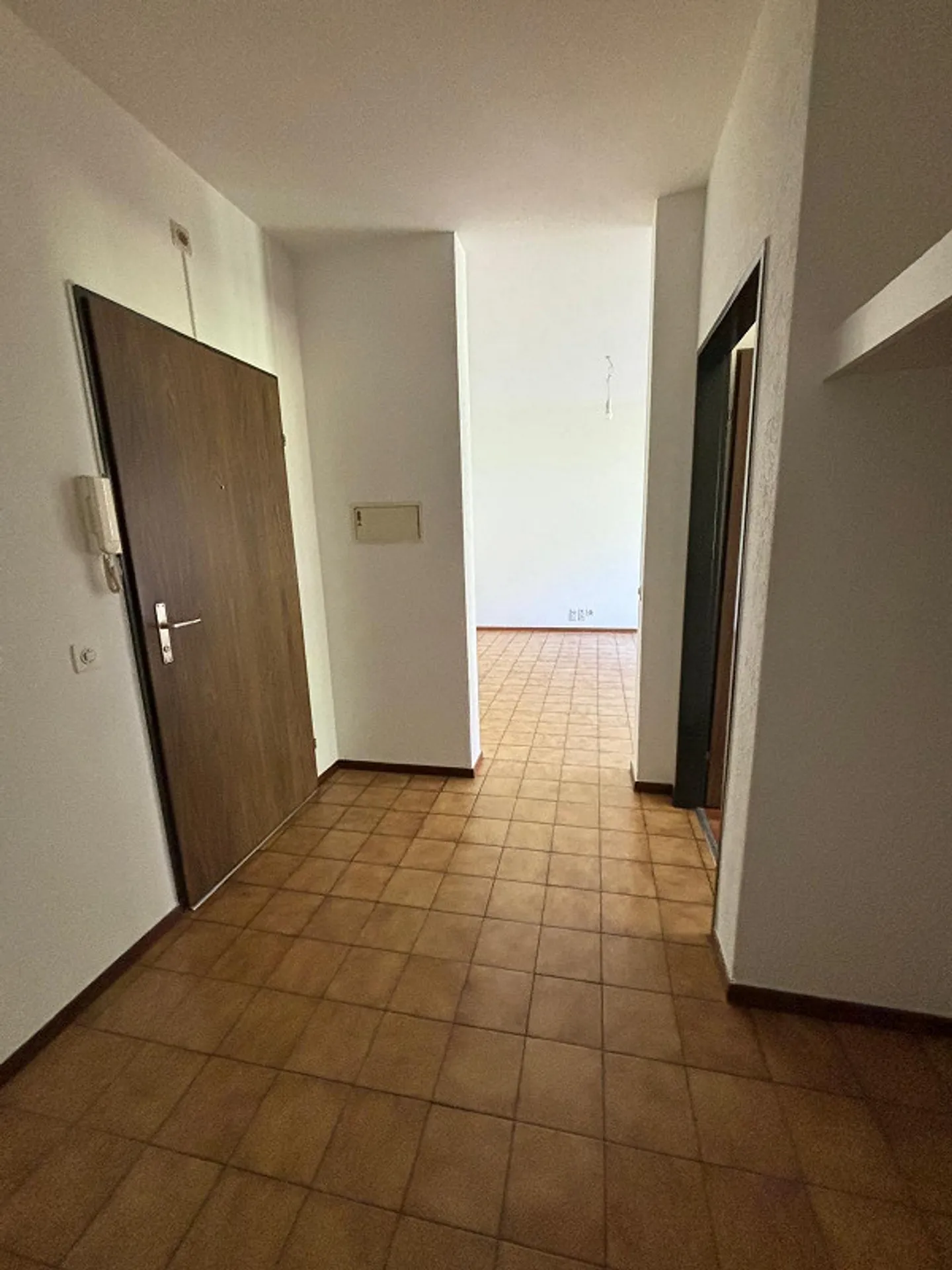 Comfortable apartment with balcony - Photo 2 of 13