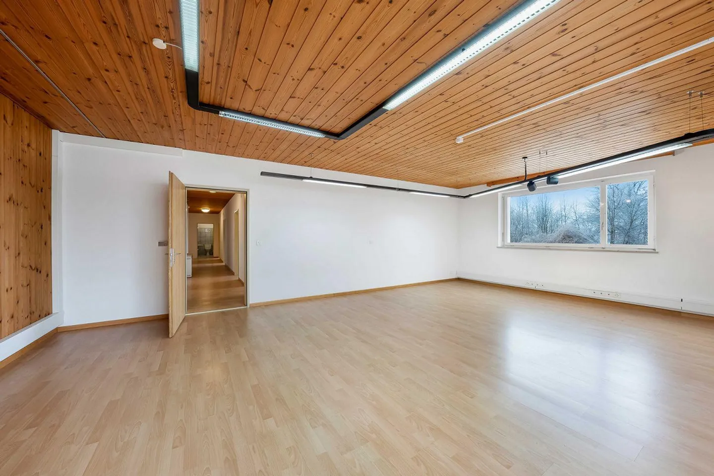 offices - Photo 8 of 16