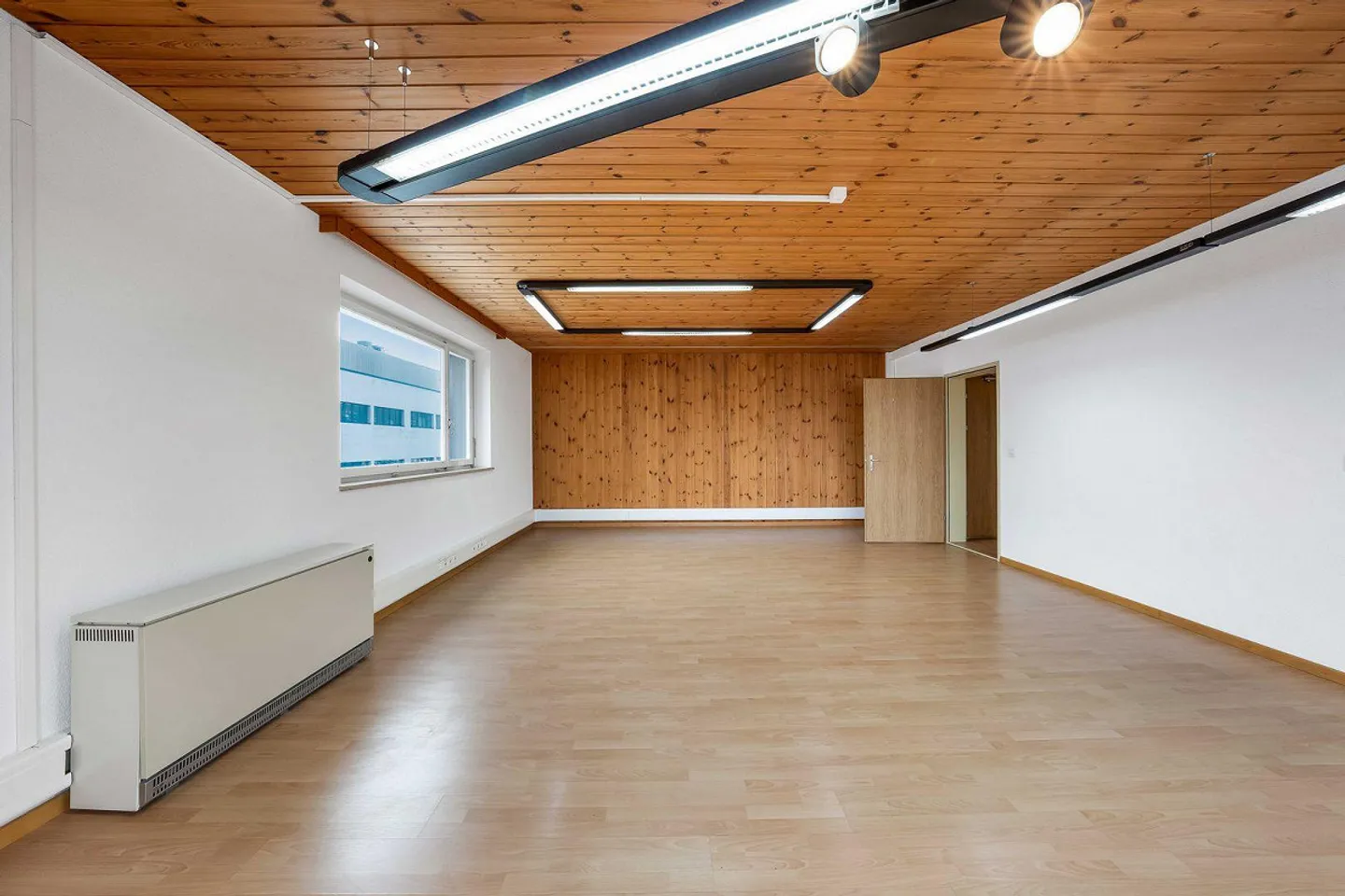 offices - Photo 9 of 16