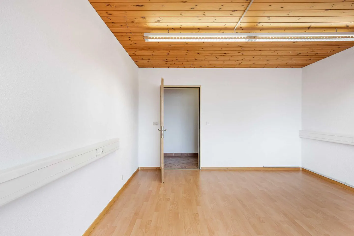 offices - Photo 14 of 16