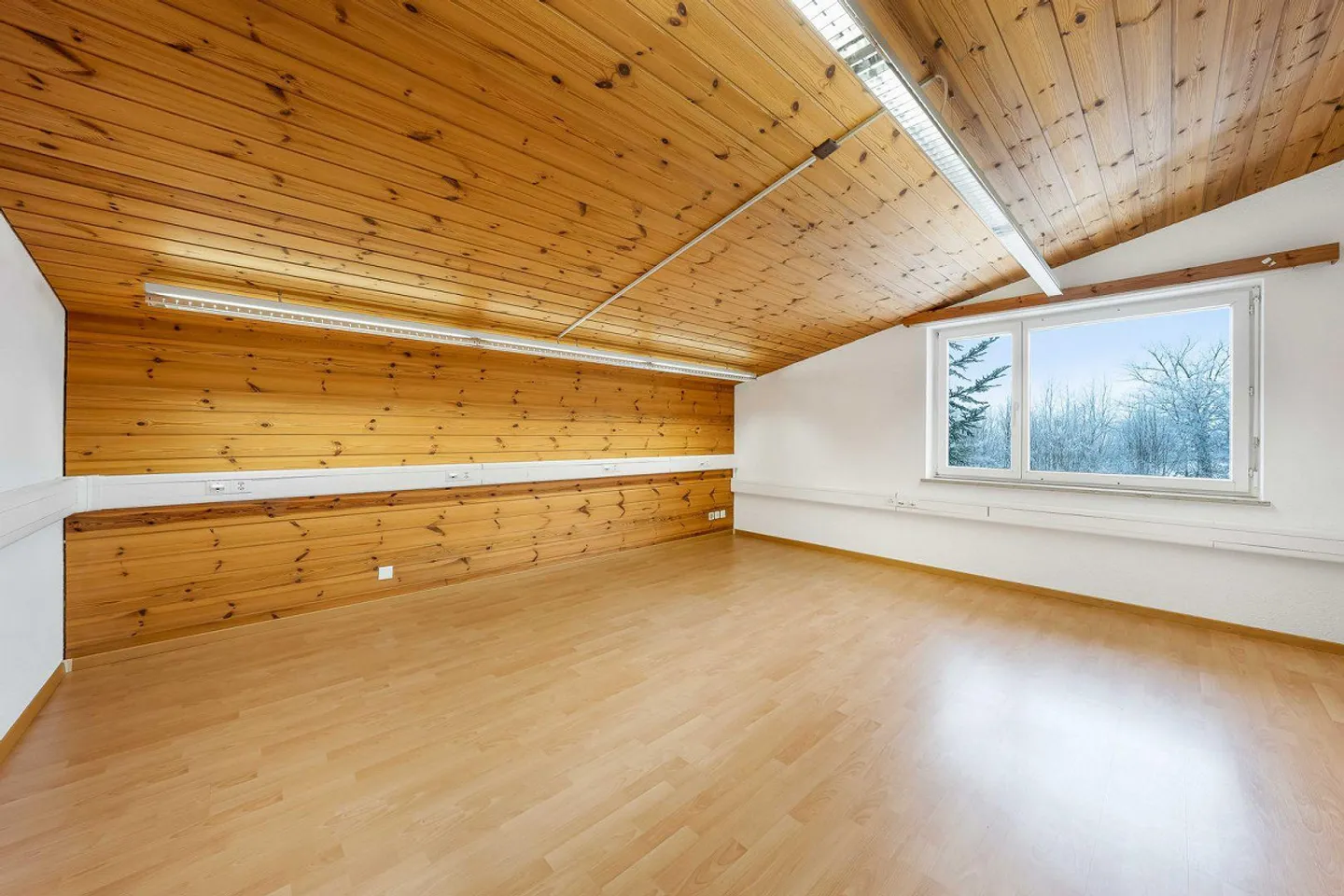 offices - Photo 15 of 16