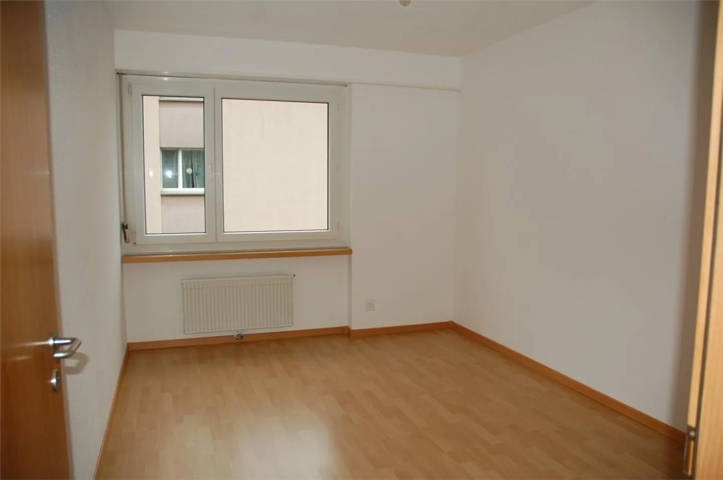 Sunny, spacious 4.5 room apartment for rent from April 1st - Photo 9 of 17
