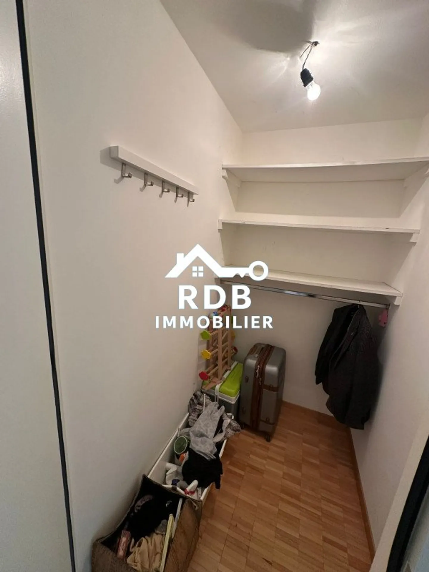4,5-Zimmer-Duplexwohnung im 1. Stock in Onex 1213 - Foto 6 von 9