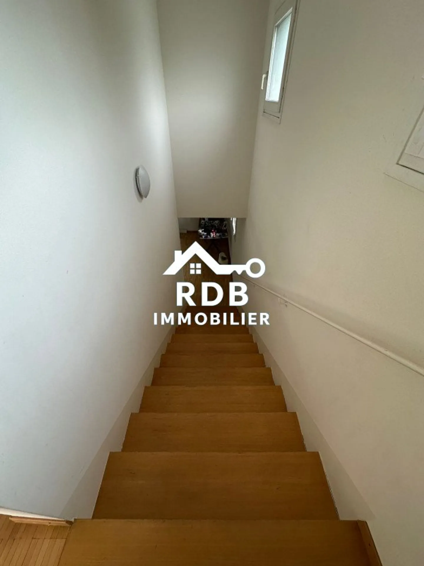 4,5-Zimmer-Duplexwohnung im 1. Stock in Onex 1213 - Foto 7 von 9