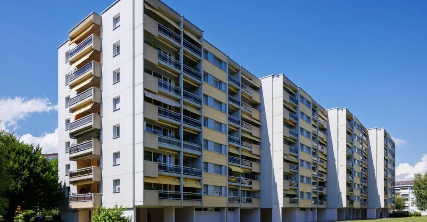 Espace de Stationnement Calme - Photo 2 sur 5