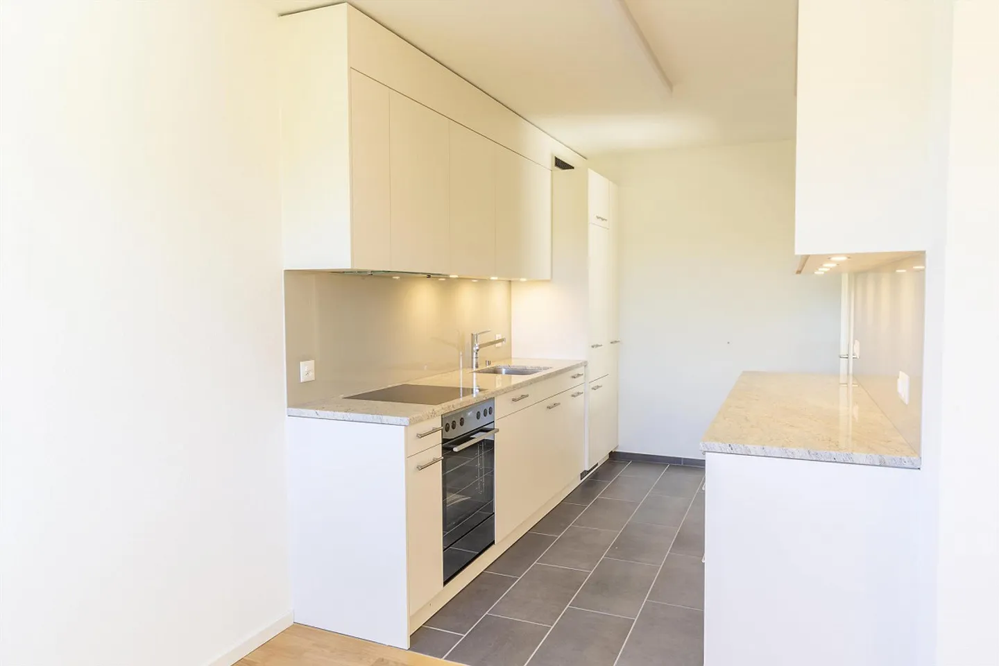 Ottimo appartamento di 3,5 stanze disponibile immediatamente o su appuntamento - Foto 1 di 3