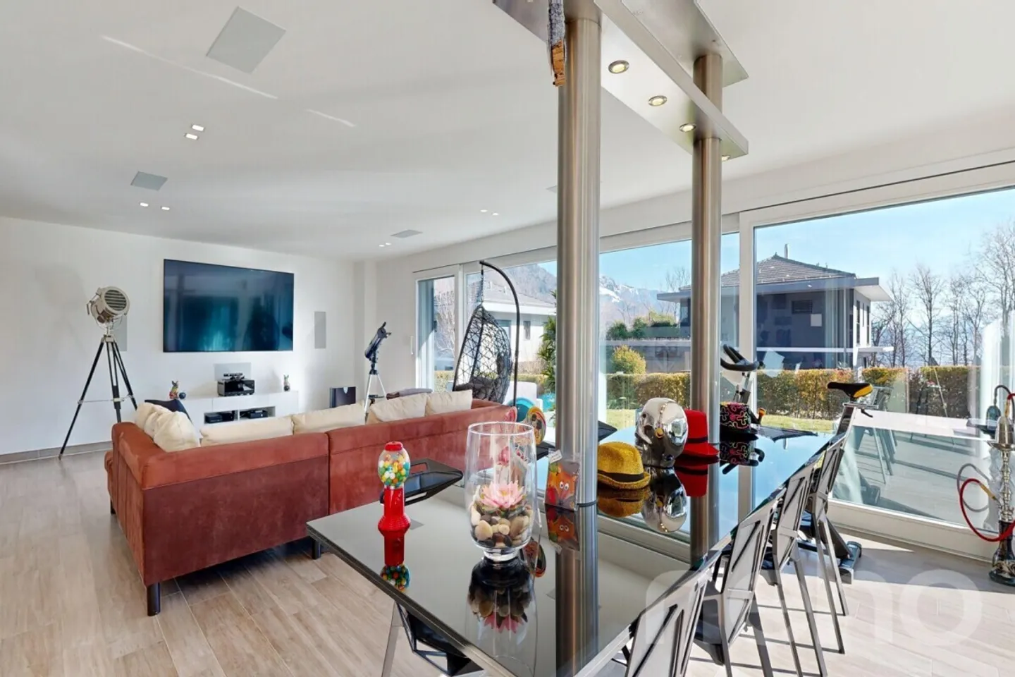 Spacious family home with terraces, garden and generous volumes - Photo 4 of 12