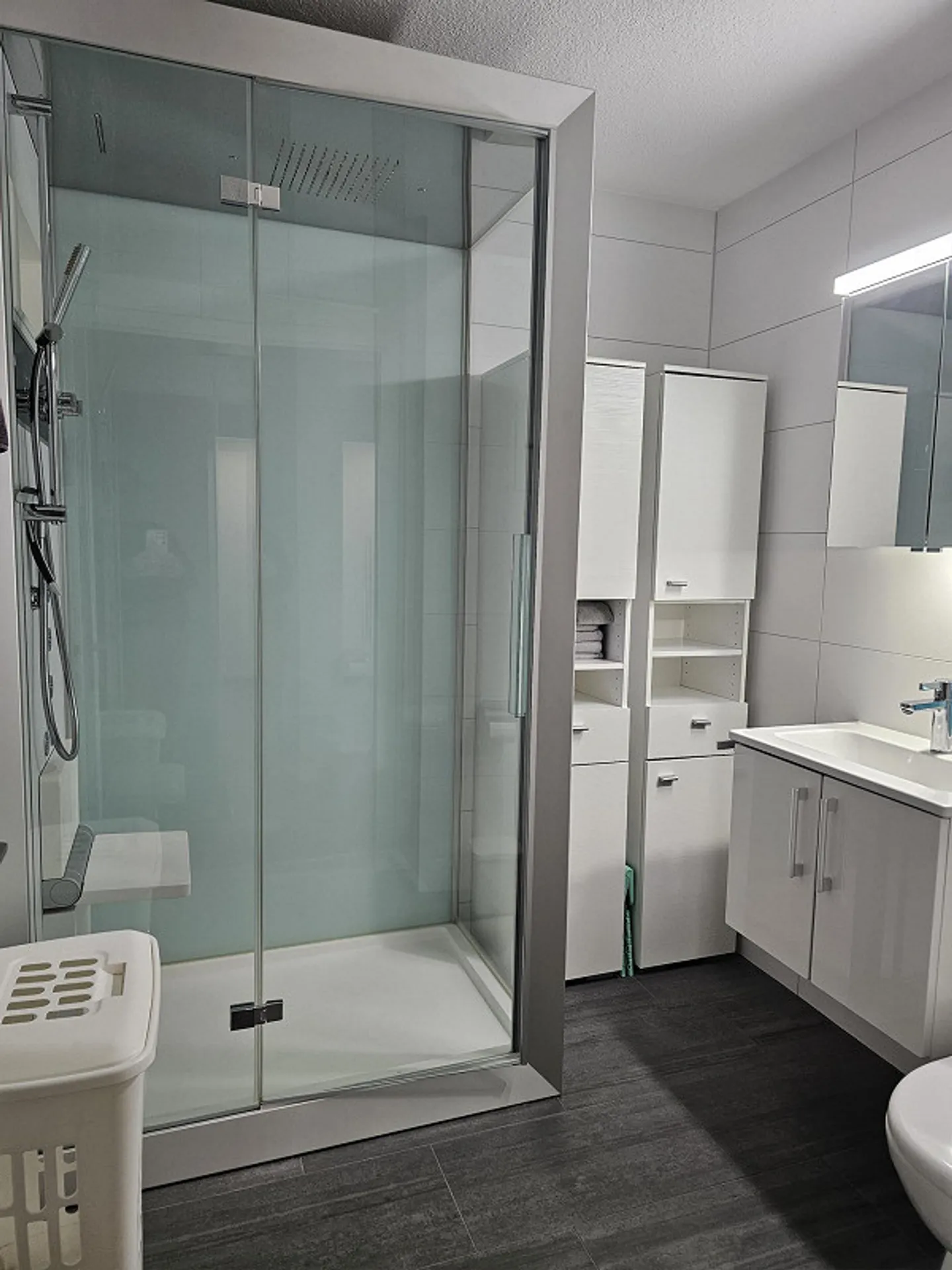 Möblierte 2.5-Zimmer-Wohnung zu vermieten - Foto 1 von 8