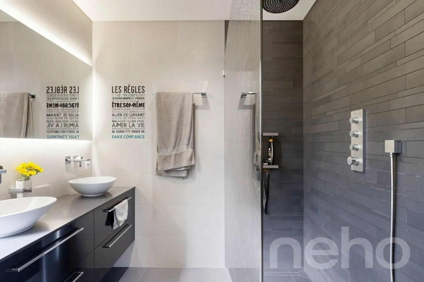 Spacious family home with terraces, garden and generous volumes - Photo 10 of 12