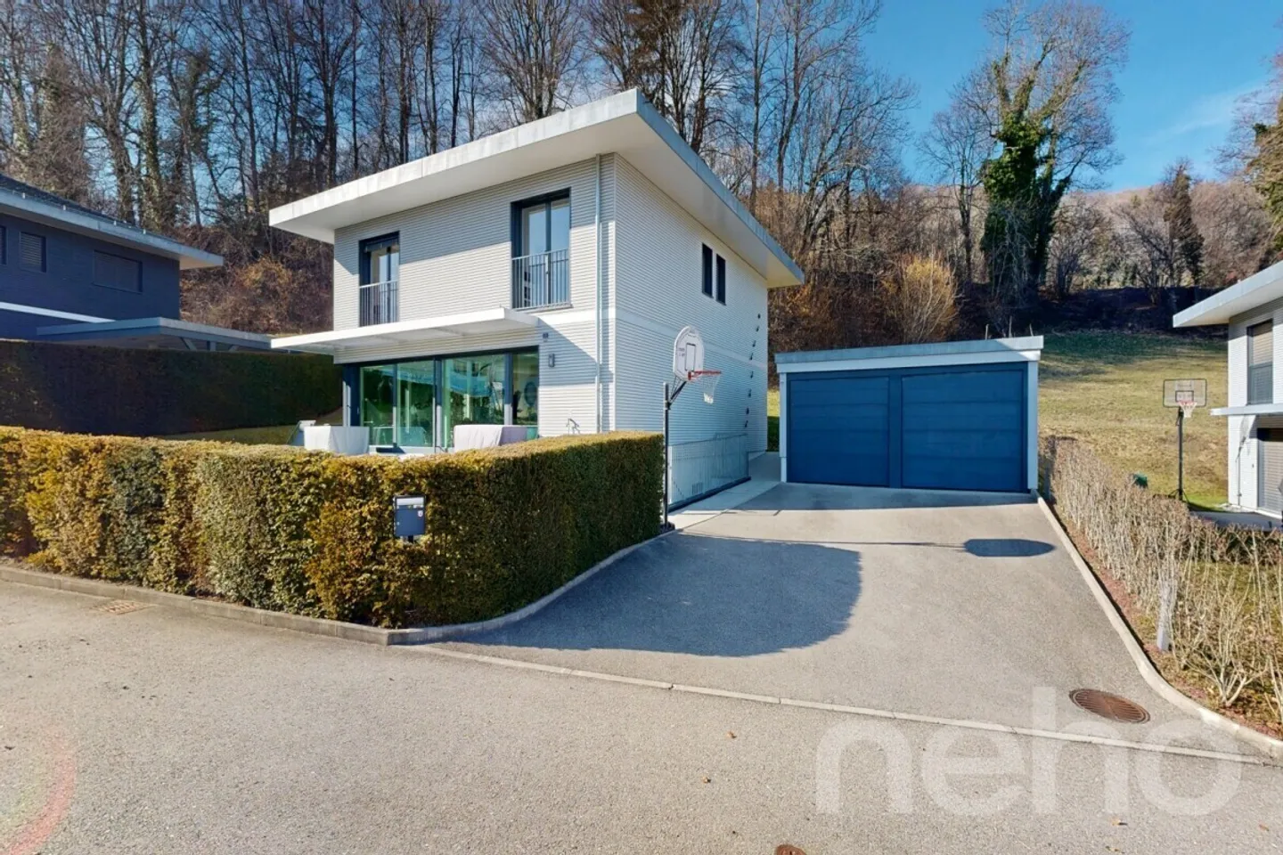 Spacious family home with terraces, garden and generous volumes - Photo 11 of 12