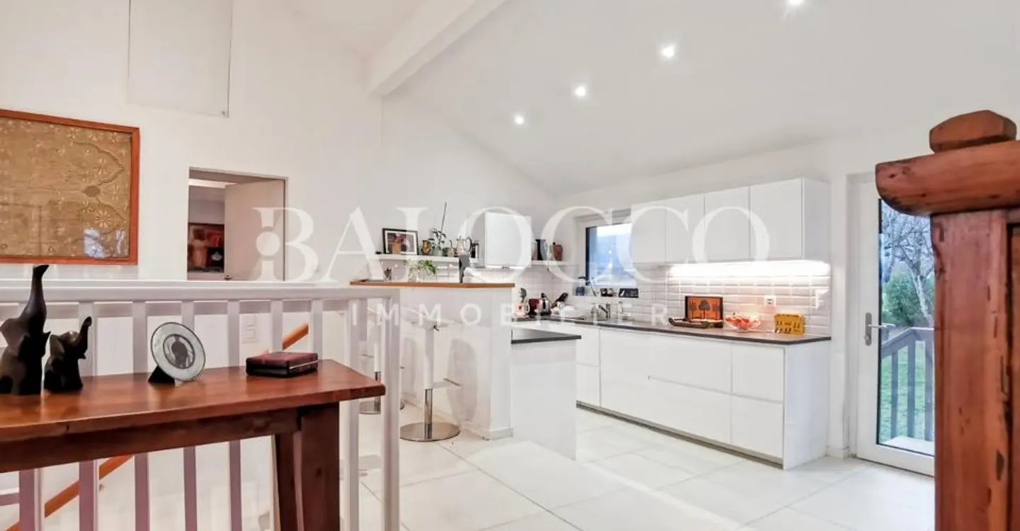 Charming Family Home - Photo 2 of 6