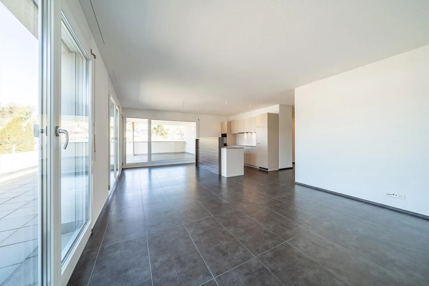 Appartamento attico da sogno di 3,5 stanze ad Altbüron - Foto 1 di 10