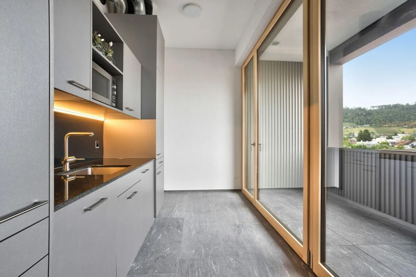 Office Space - Photo 3 of 8