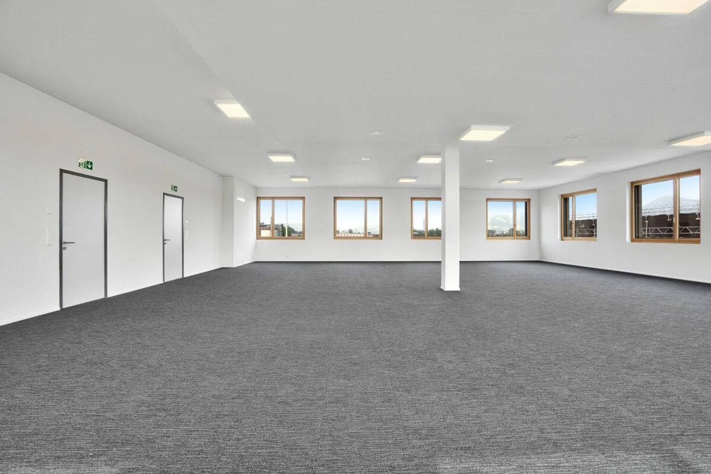 Office Space - Photo 5 of 8