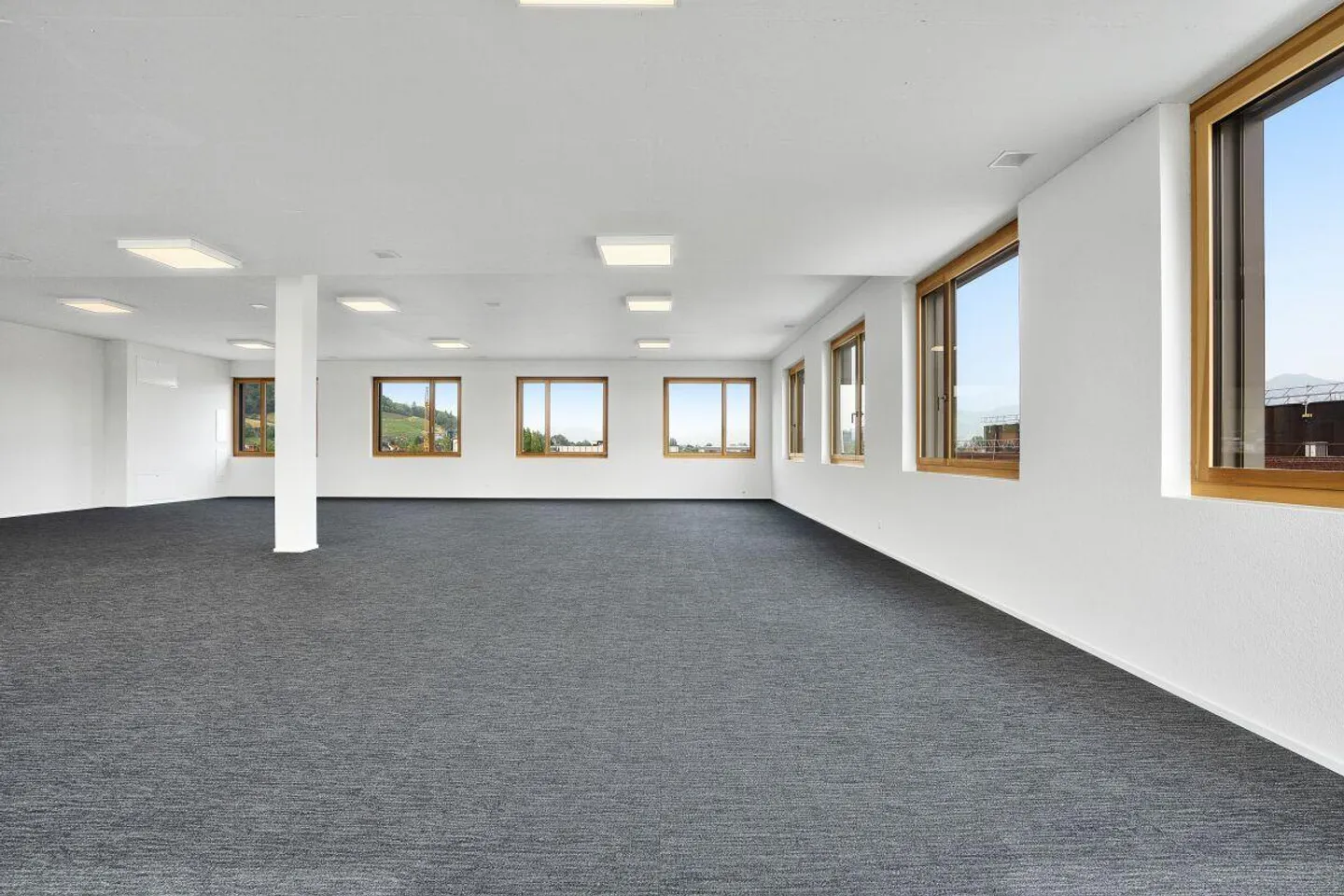 Office Space - Photo 7 of 8