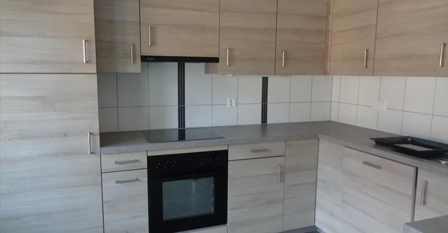 Wohnung befindet sich in einem kleinen Gebäude von 4 Einheiten. - Foto 1 von 11