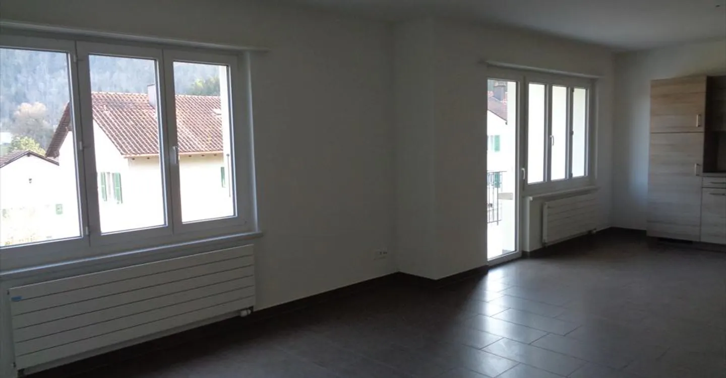 Wohnung befindet sich in einem kleinen Gebäude von 4 Einheiten. - Foto 3 von 11