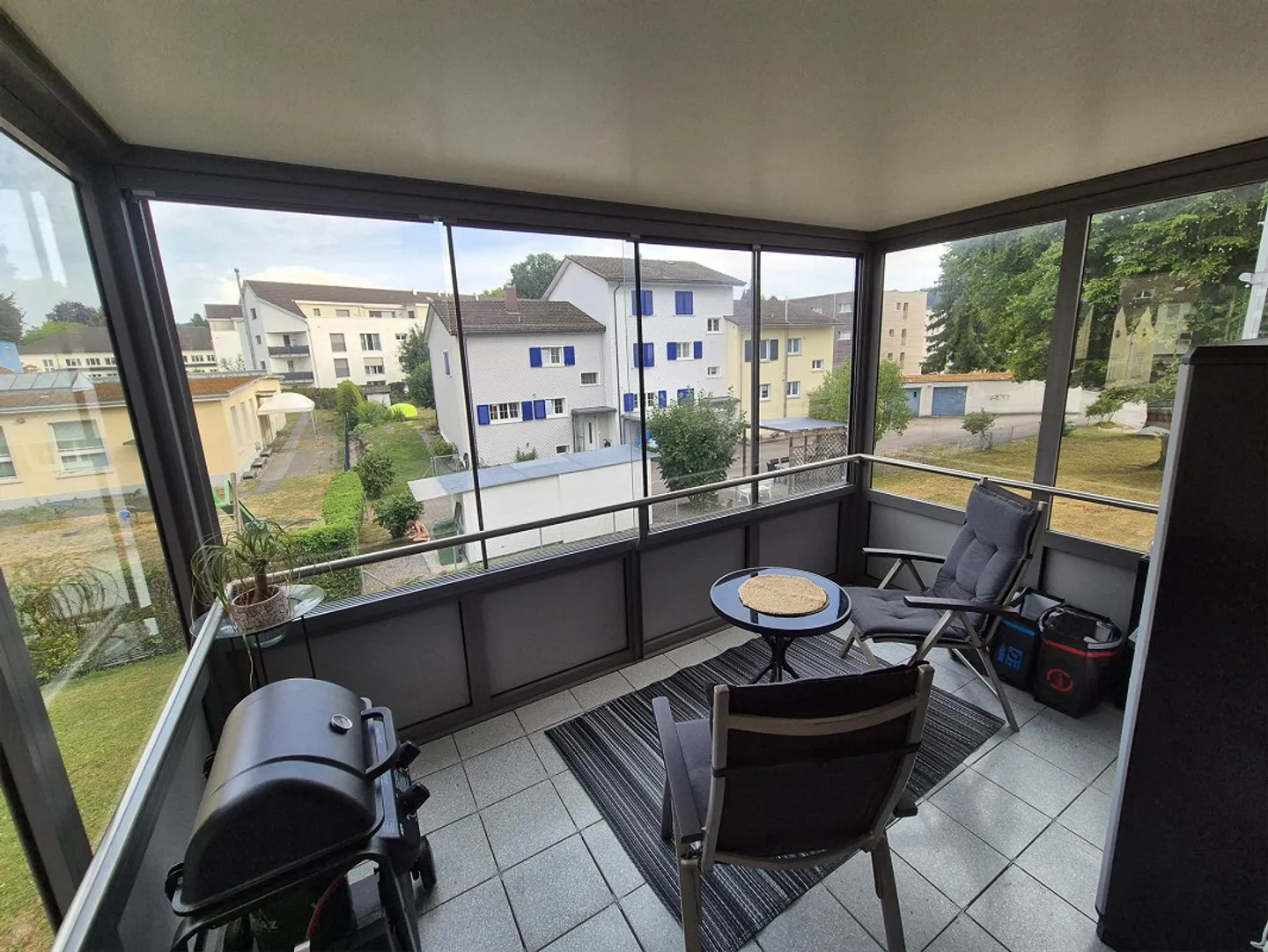 Affordable 2-room apartment in the heart of Münchwilen - Photo 2 of 8