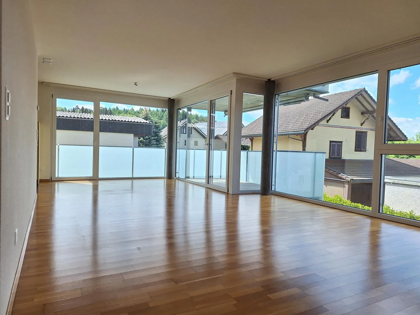 Votre nouvel appartement vous attend! - Photo 1 sur 8