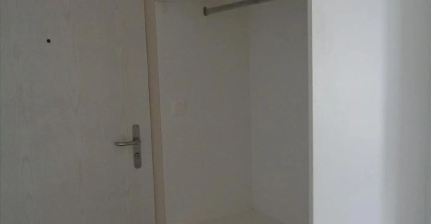 Wohnung befindet sich in einem kleinen Gebäude von 4 Einheiten. - Foto 8 von 11
