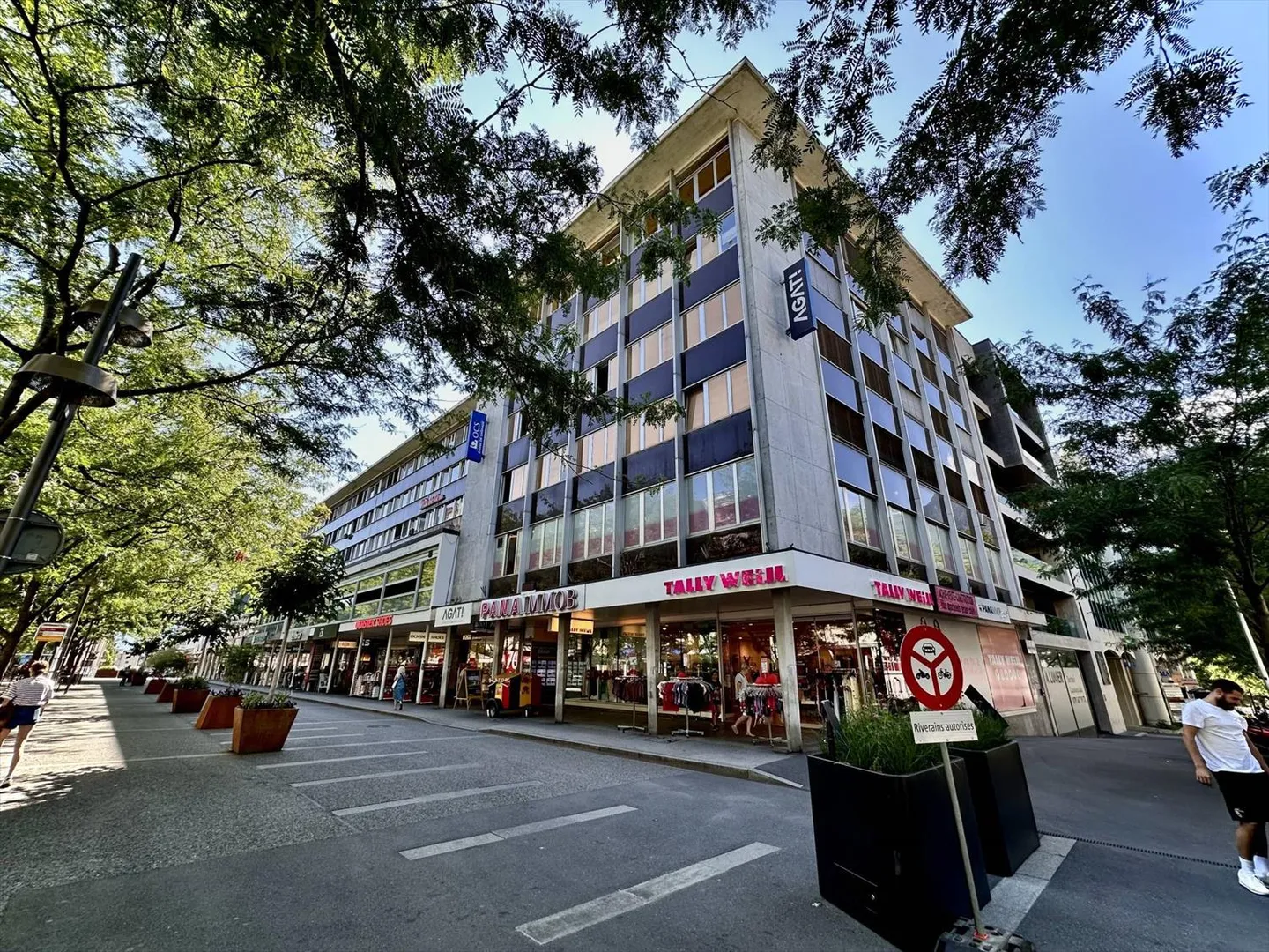 Lager, Lagerung von 1000 m2, aufgeteilt ab 500 m2 zur Miete im Hyperzentrum von Sion - Foto 1 von 4