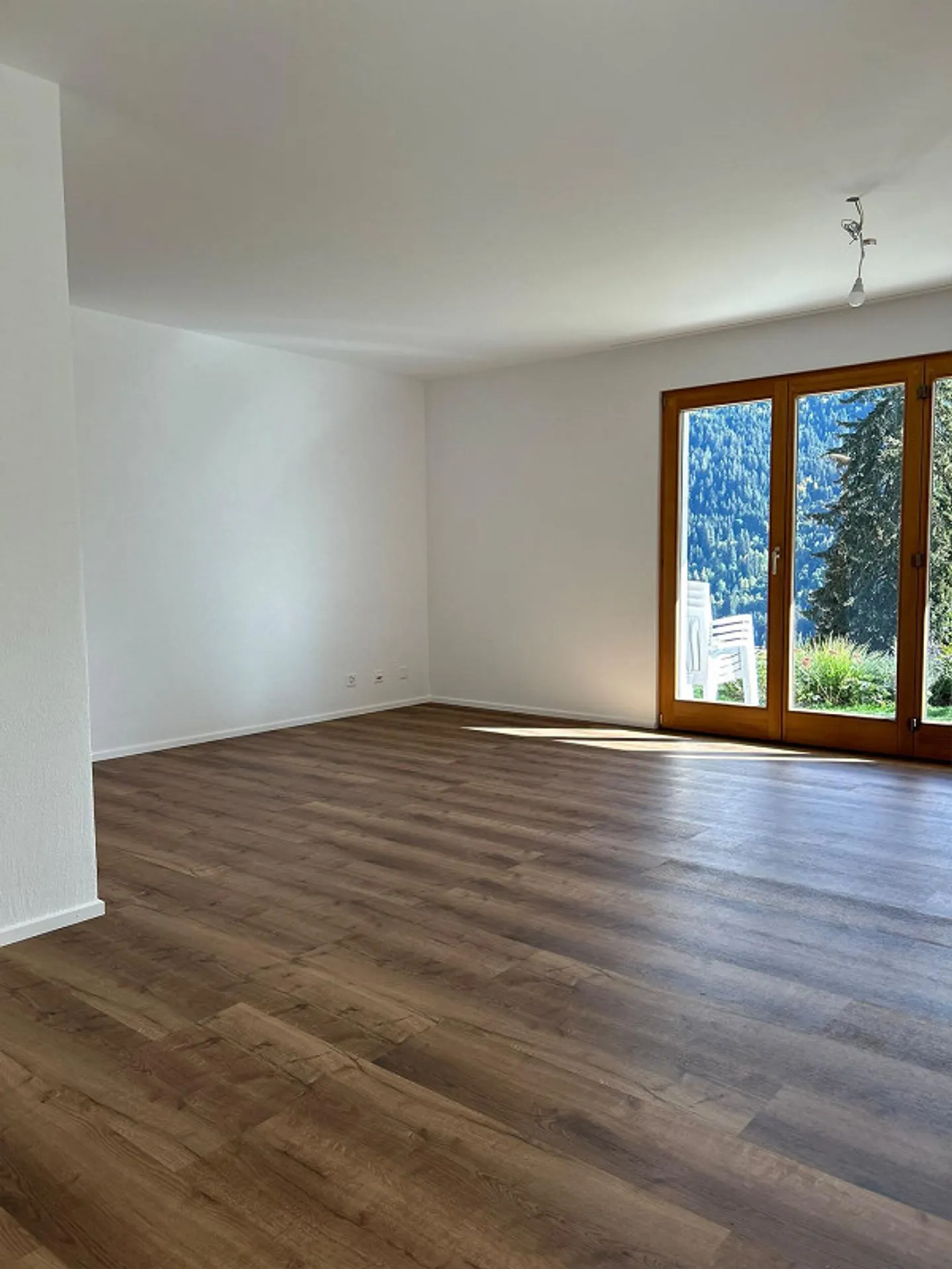 Neue 2.5 Zimmer Wohnung mit Garten - Foto 1 von 8