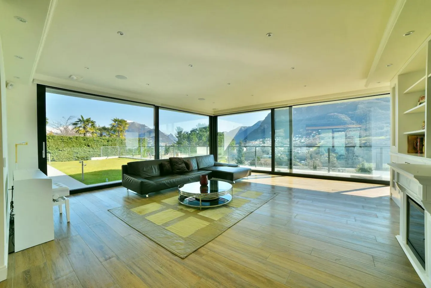 Luxury Villa with Spa - Photo 4 of 25