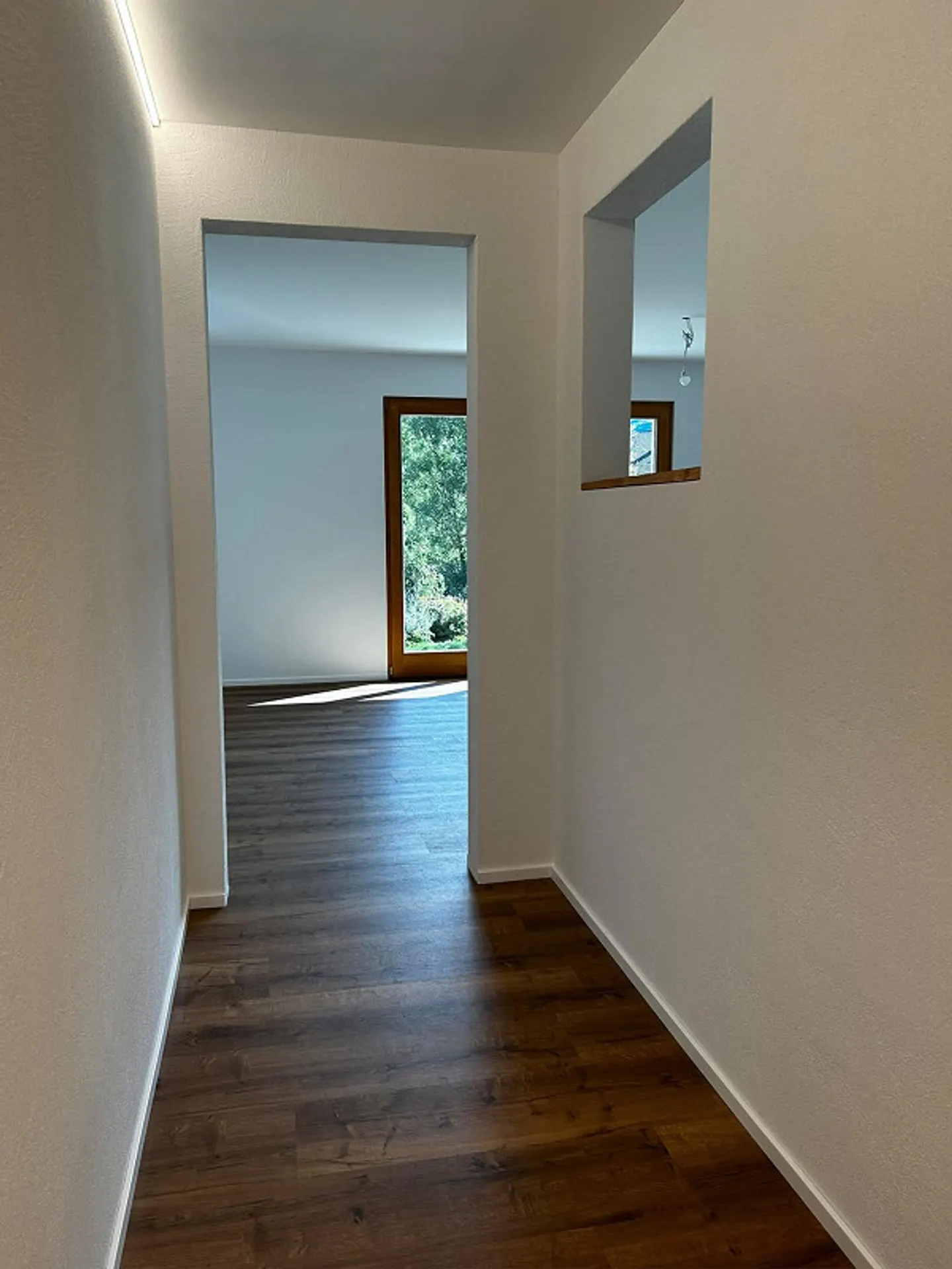 Neue 2.5 Zimmer Wohnung mit Garten - Foto 3 von 8