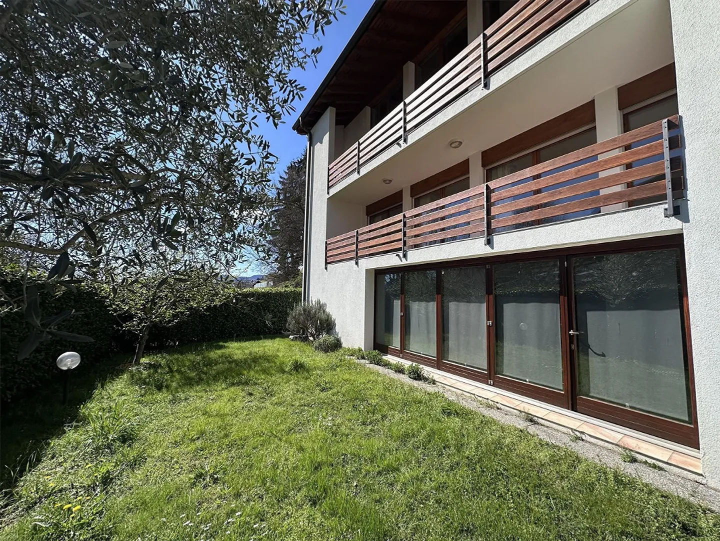 SPECTACULAR AND SPACIOUS SEMI-DETACHED HOUSE IN CADRO - Photo 12 of 13