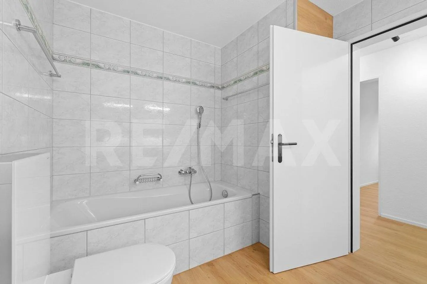 Appartement 4 ½ pièces - fraîchement rénové et prêt à emménager - Photo 9 sur 13