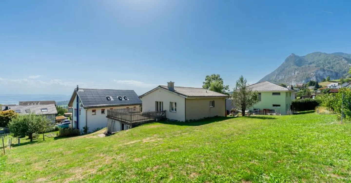 Single-family house in elevated, sunny location with Alpine view - Photo 9 of 13