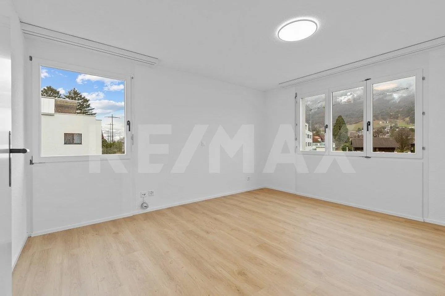 Appartement 4 ½ pièces - fraîchement rénové et prêt à emménager - Photo 12 sur 13