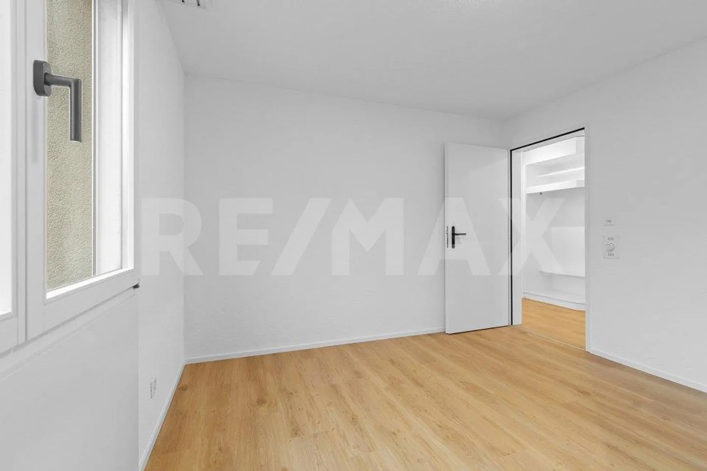 Appartement 4 ½ pièces - fraîchement rénové et prêt à emménager - Photo 11 sur 13