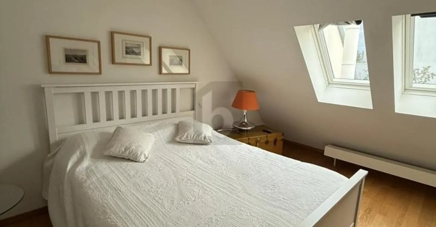 FURNISHED IN A CENTRAL LOCATION - Photo 2 of 4