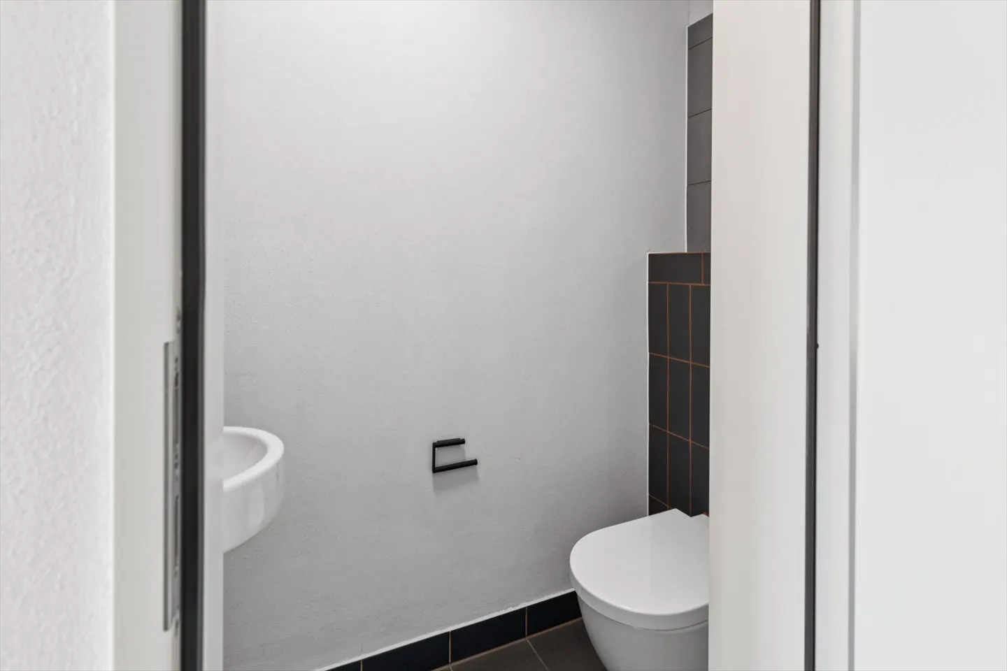 First rental - Maisonette apartment directly on the Reuss and near the water tower! - Photo 5 of 10