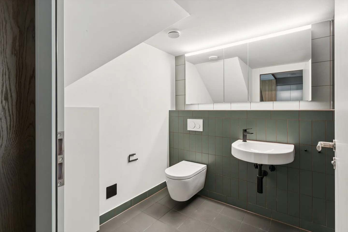 First rental - Maisonette apartment directly on the Reuss and near the water tower! - Photo 4 of 10