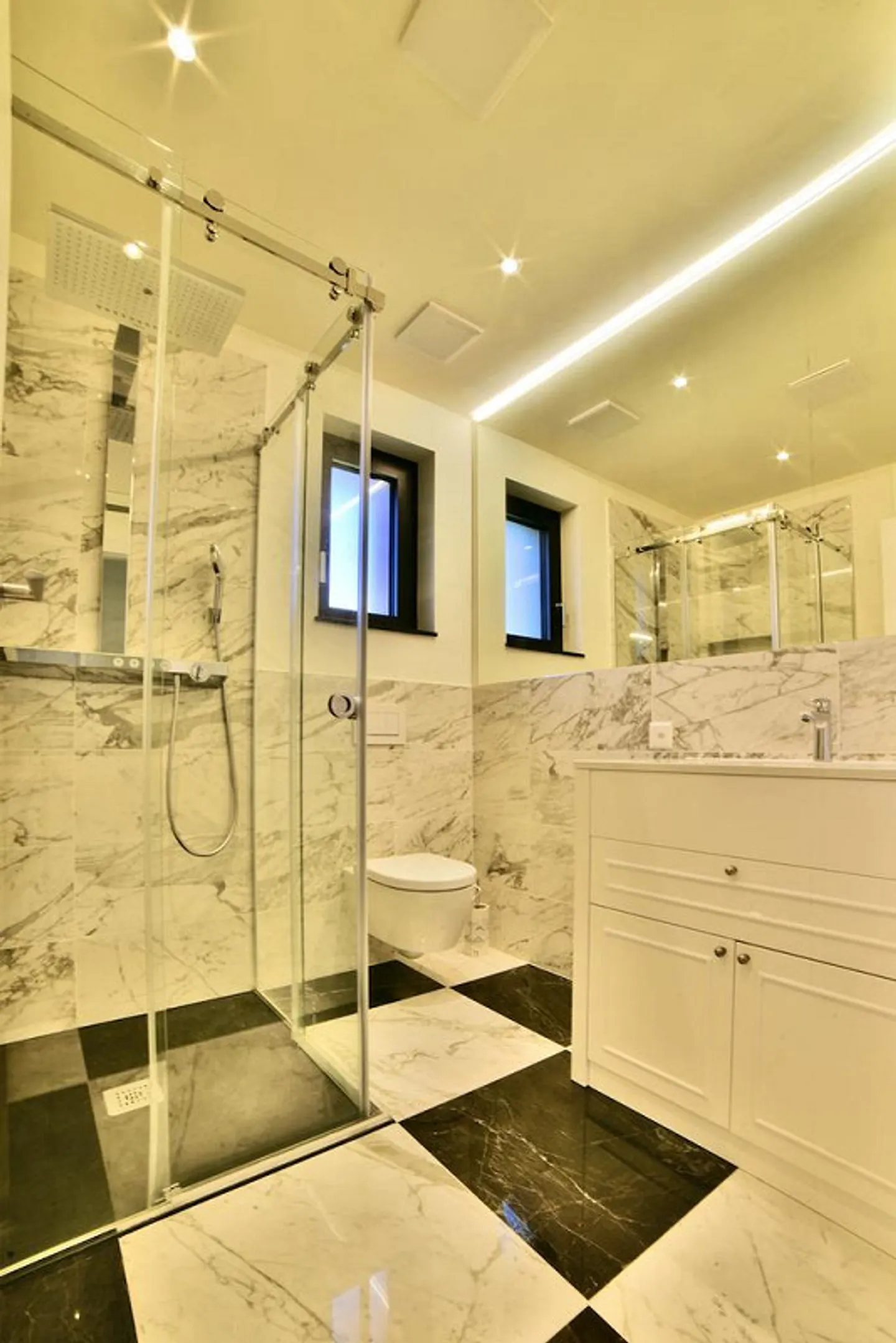 Luxury Villa with Spa - Photo 24 of 25