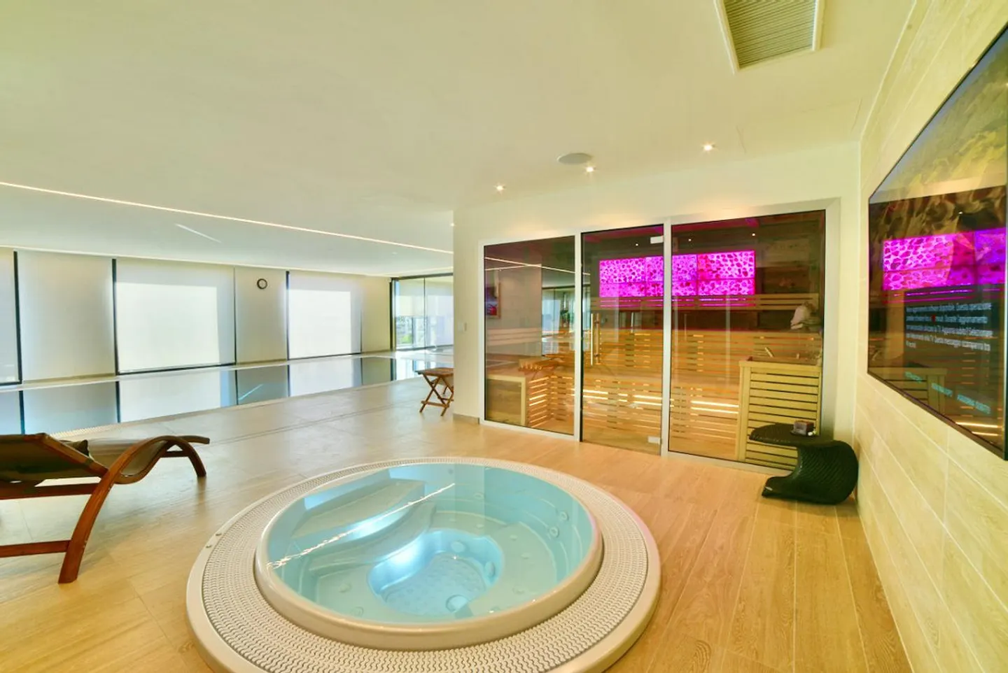 Luxury Villa with Spa - Photo 20 of 25