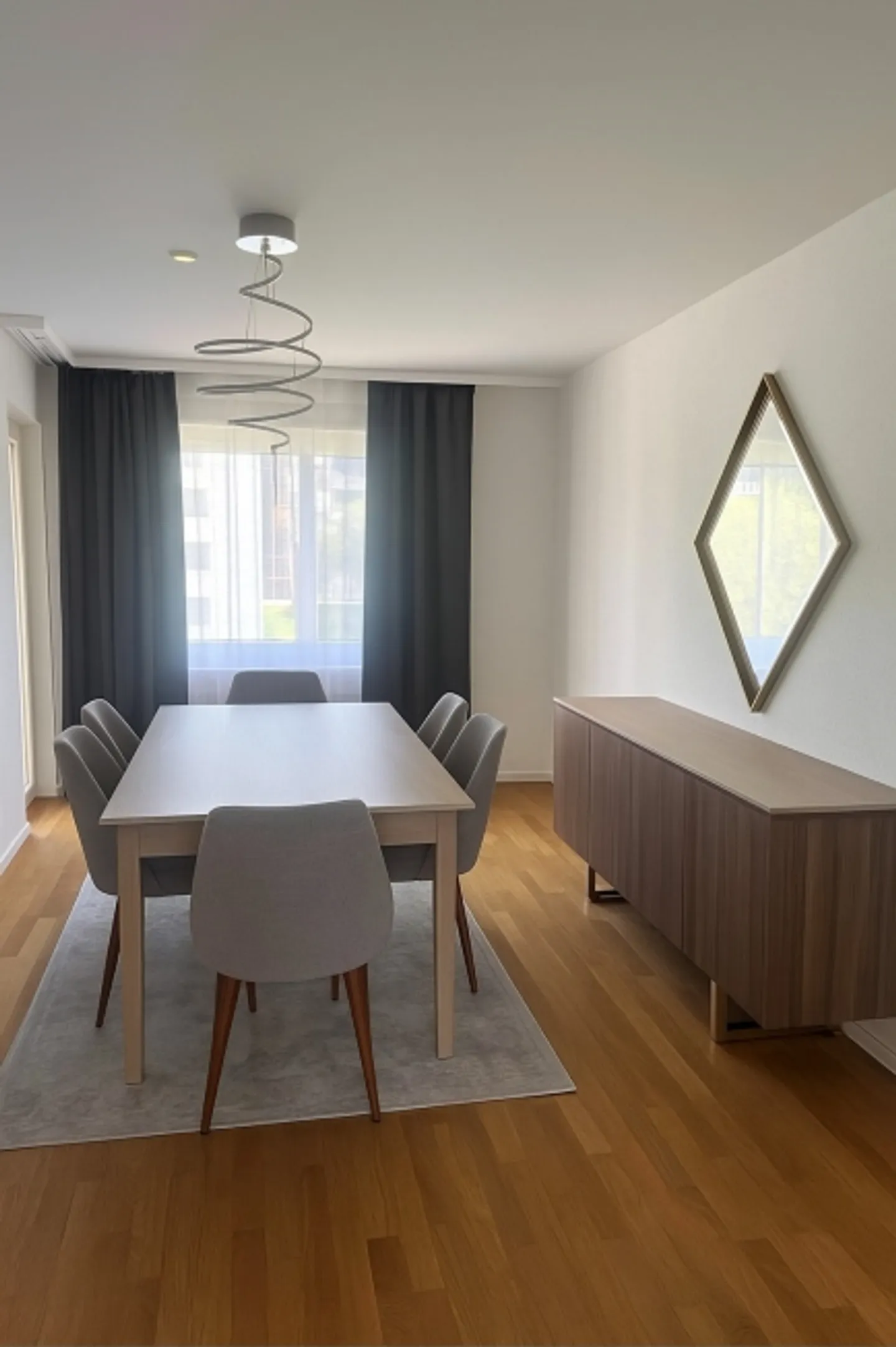 3.5-room apartment with two balconies, private washing tower and underground parking space - Photo 2 of 10