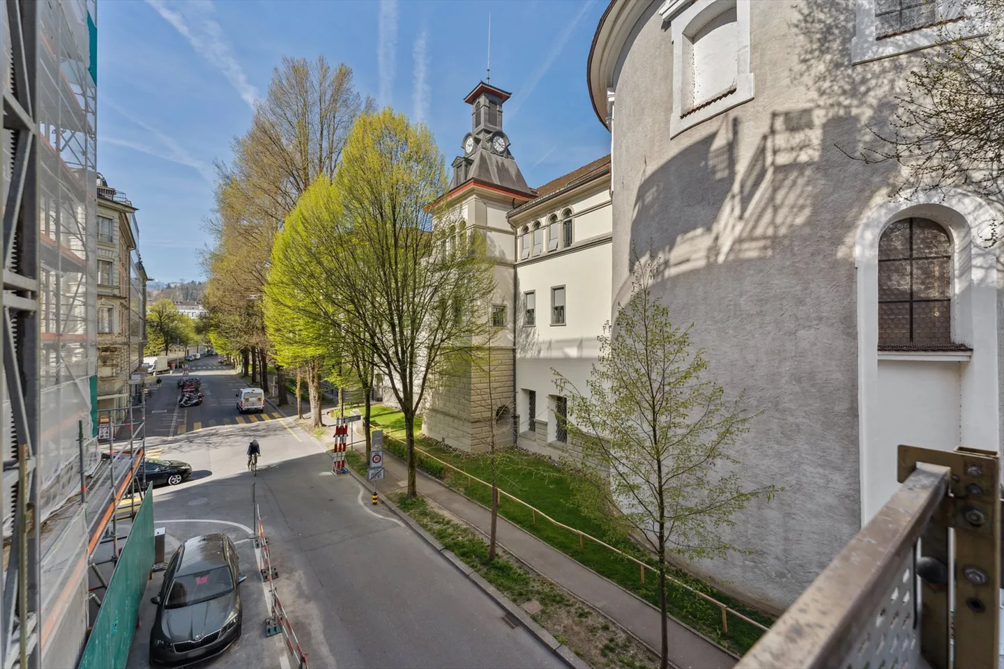 La tua nuova posizione per negozio / studio con vista sulla Reuss e sulla città vecchia - Foto 6 di 8