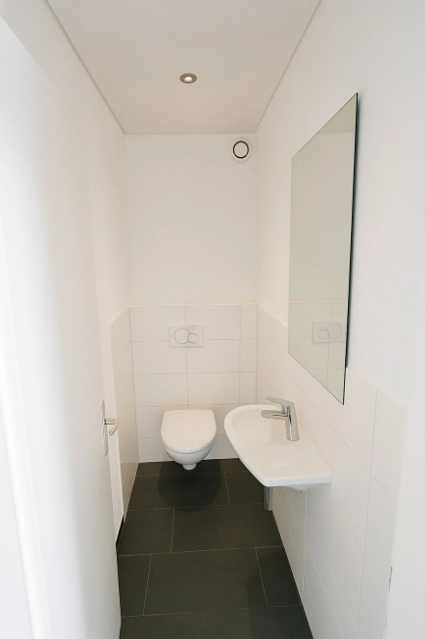 3.5-room apartment with two balconies, private washing tower and underground parking space - Photo 7 of 10