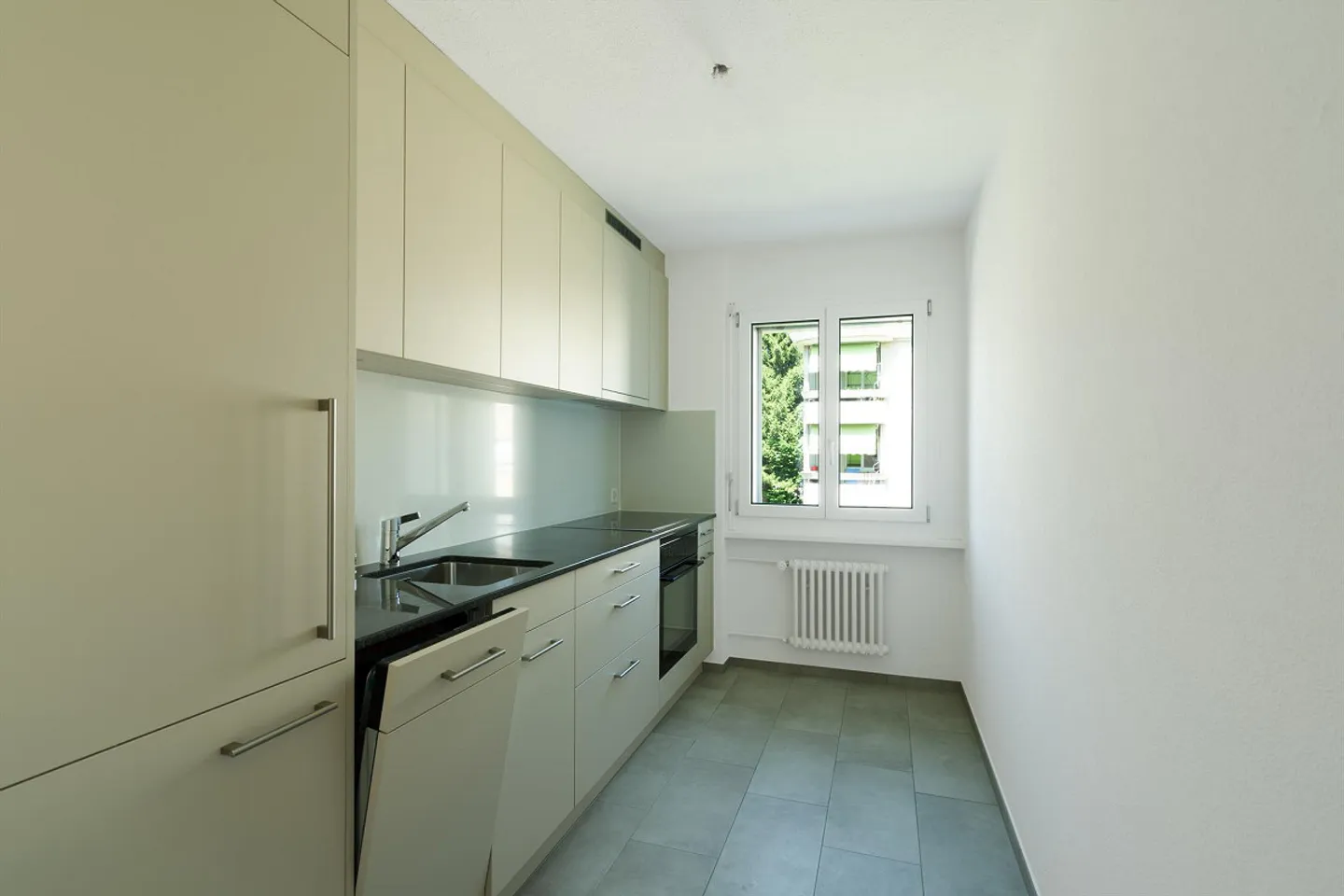 Appartamento moderno con area giardino - Foto 3 di 5