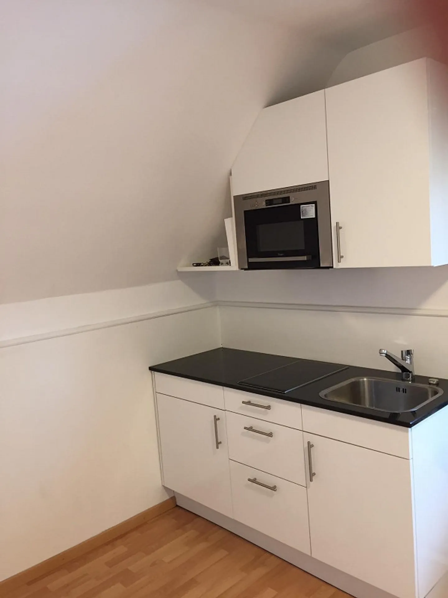 Appartement sous les combles - Photo 4 sur 6