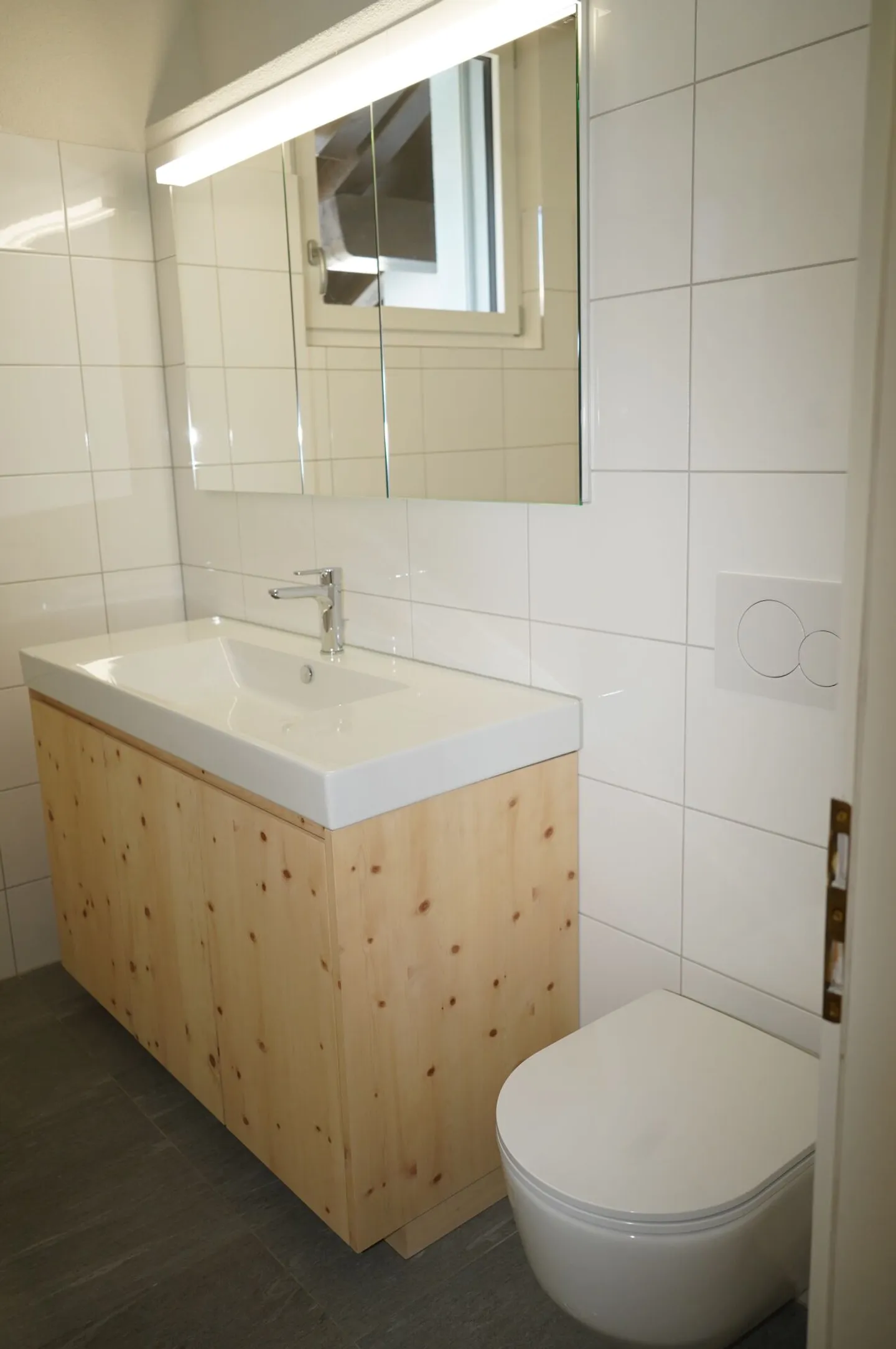 Wunderbare Dachwohnung mit Blick nach Süden - Foto 8 von 15