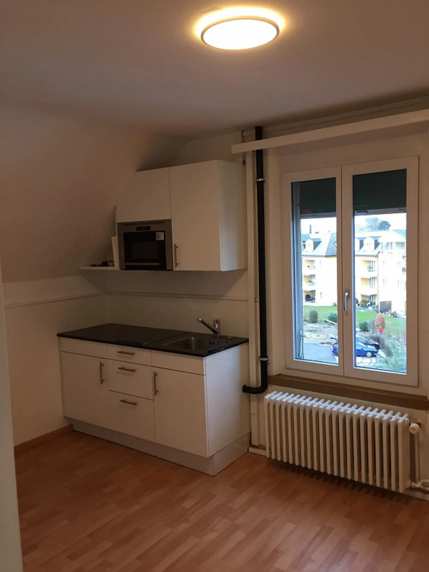 Appartement sous les combles - Photo 2 sur 6