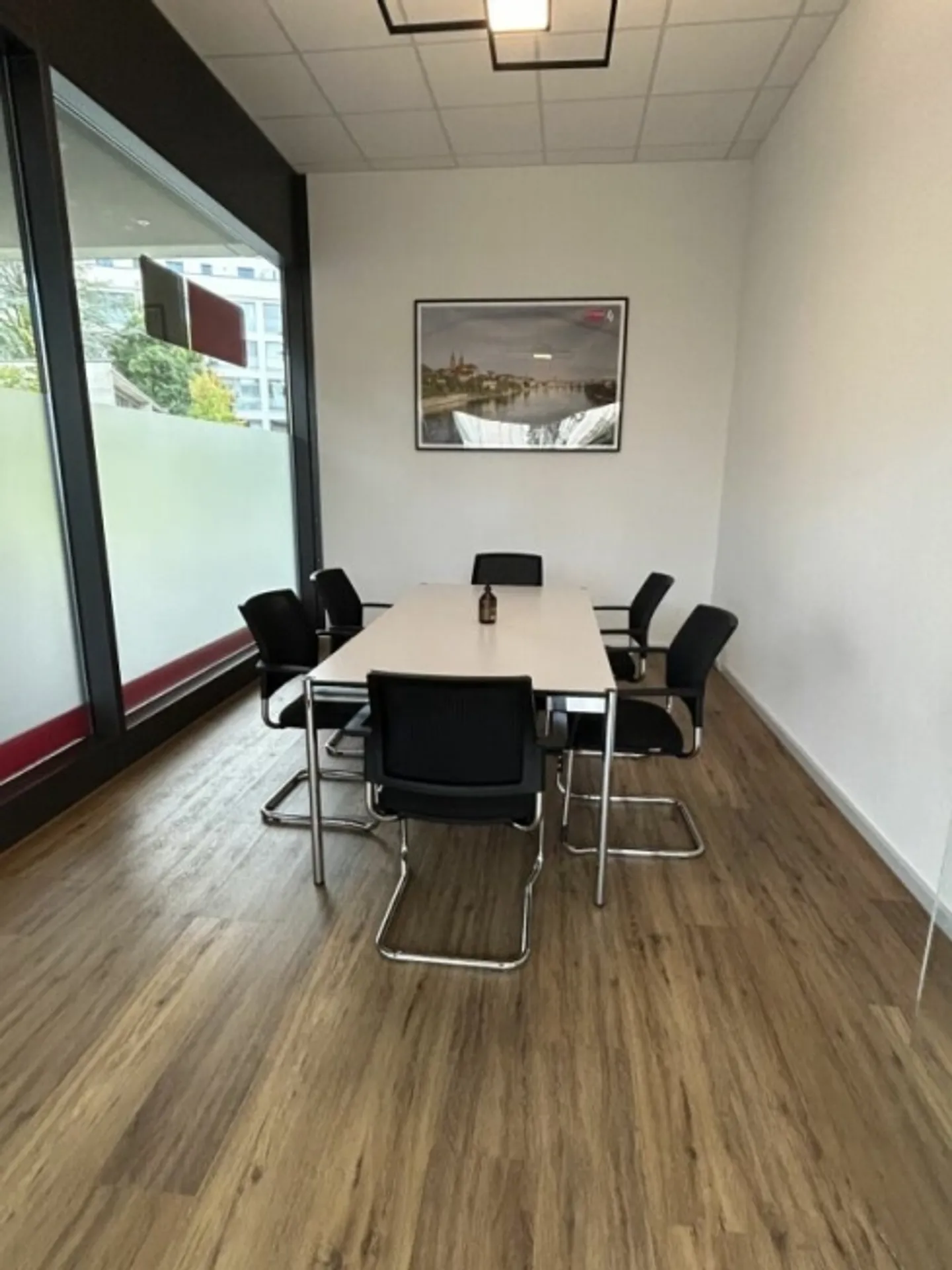 Negozio / Ufficio al piano terra con grande vetrina - Foto 2 di 5