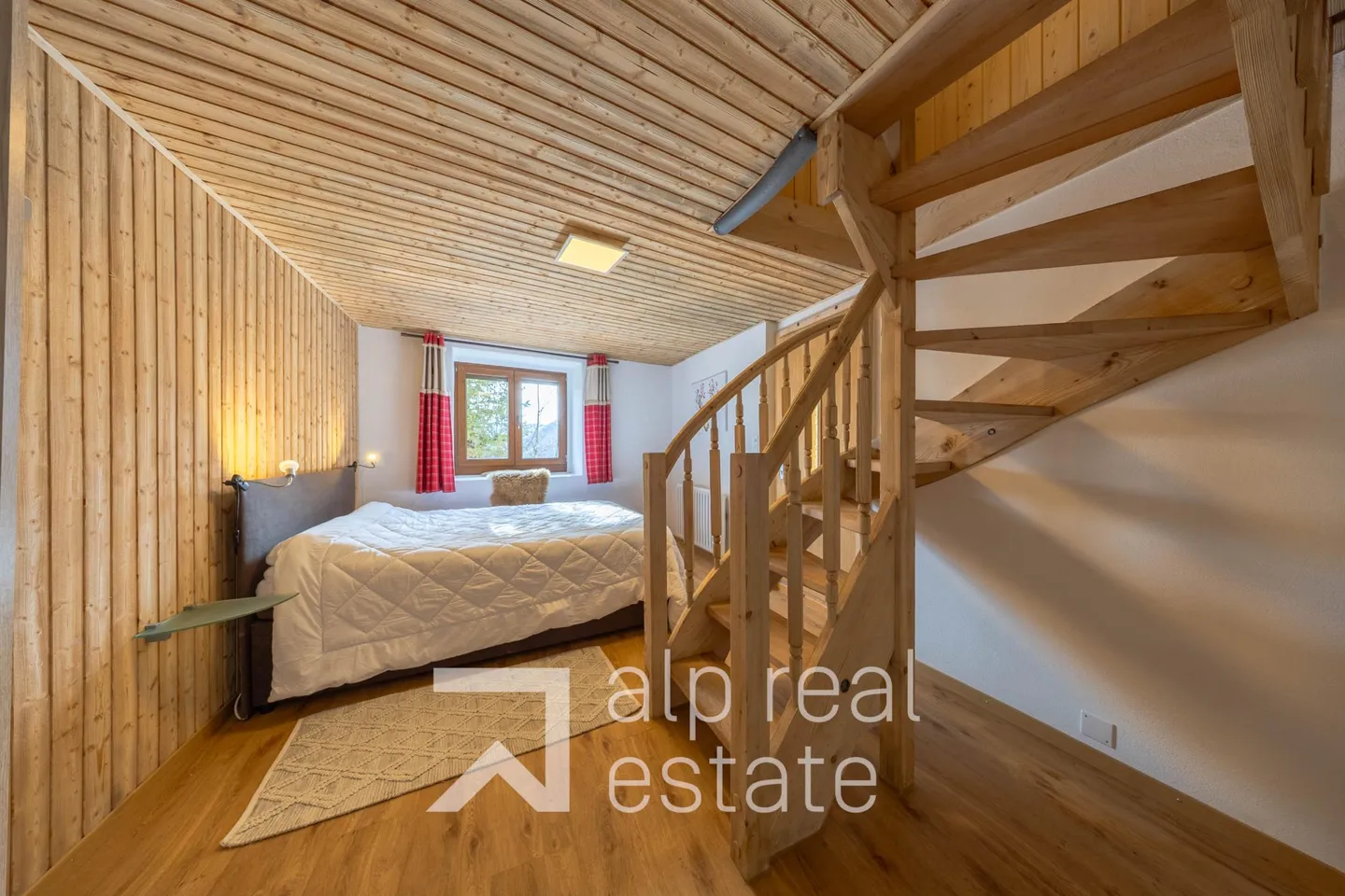 Chalet a schiera ristrutturato nel cuore della stazione - Foto 5 di 7