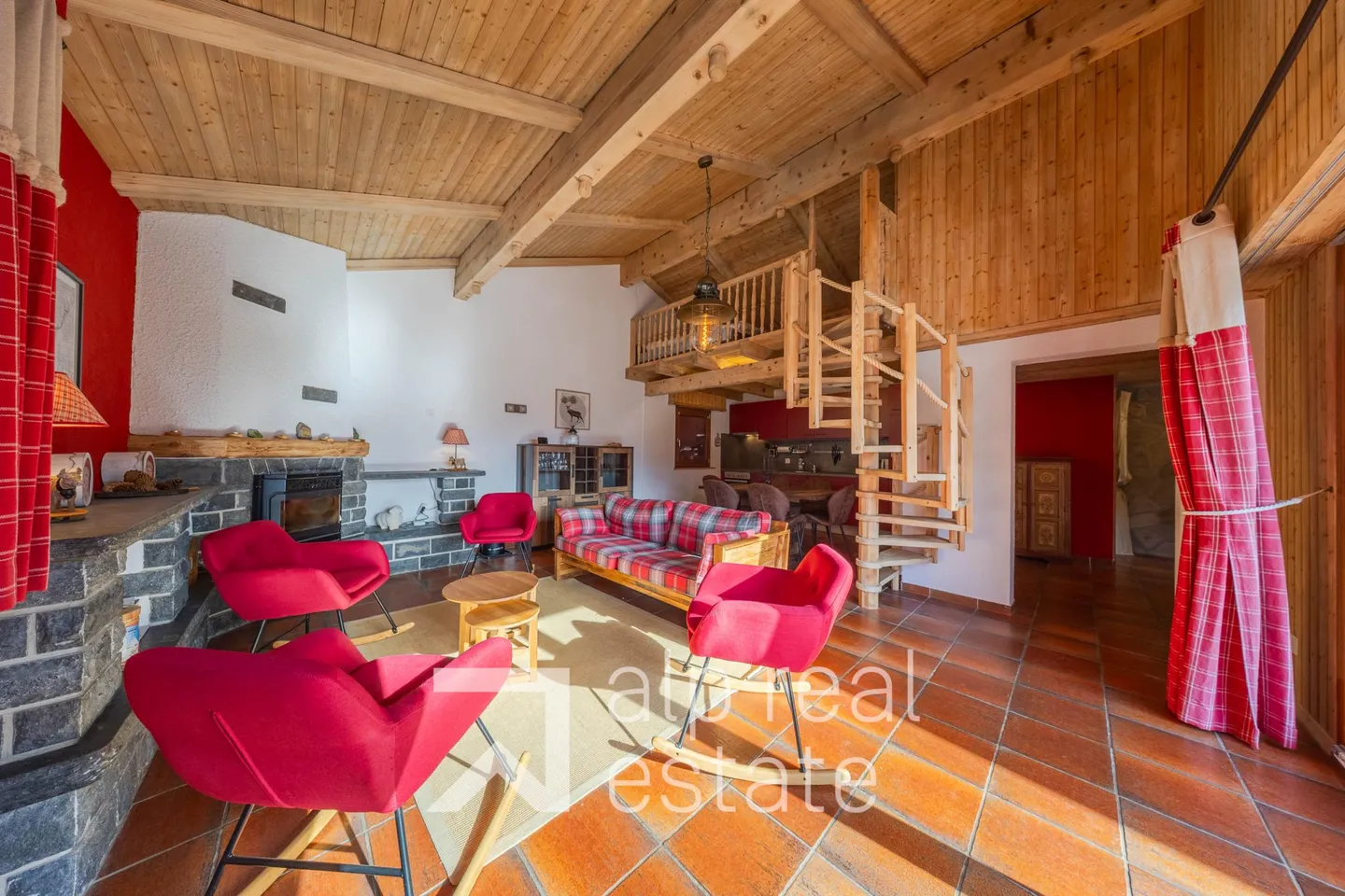 Chalet a schiera ristrutturato nel cuore della stazione - Foto 1 di 7